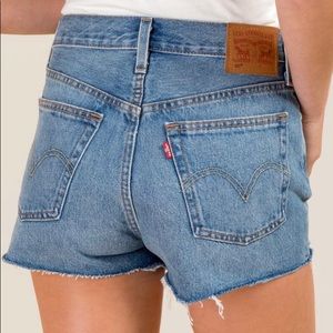 Levi Distressed Denim Short
